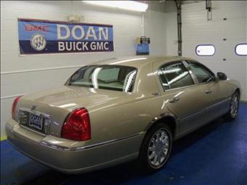 Lincoln Town Car 2006 photo 3