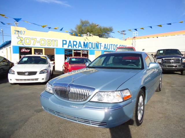 Lincoln Town Car DOWN 4.9 WAC Sedan