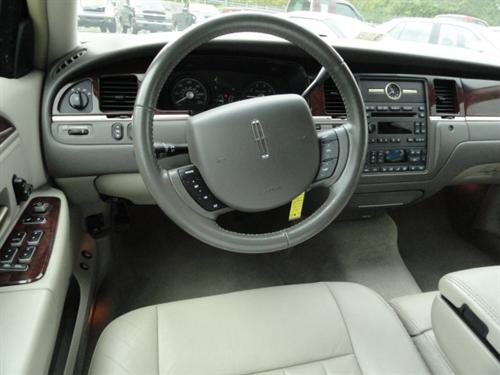 Lincoln Town Car 2006 photo 3