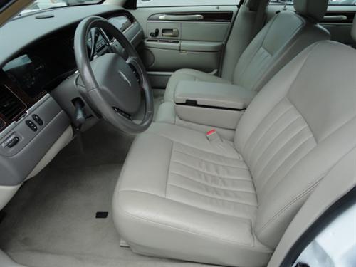 Lincoln Town Car 2006 photo 4