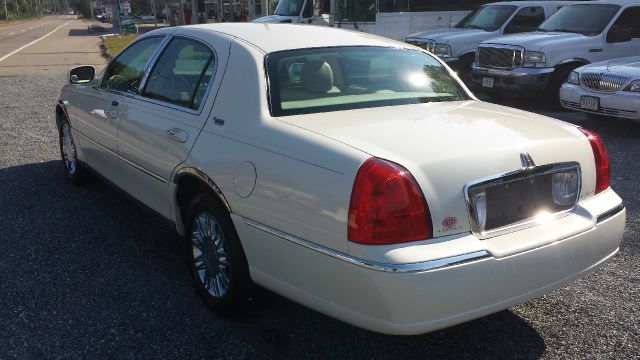 Lincoln Town Car 2006 photo 1
