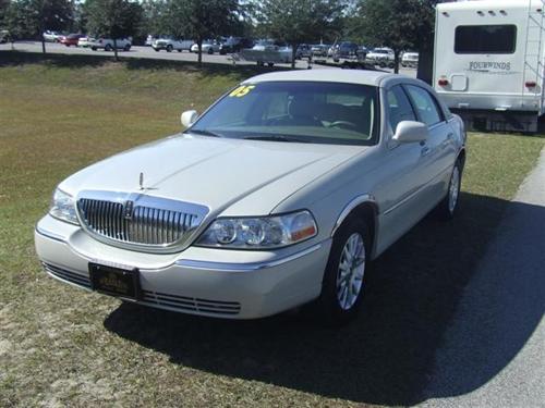 Lincoln Town Car 2006 photo 2