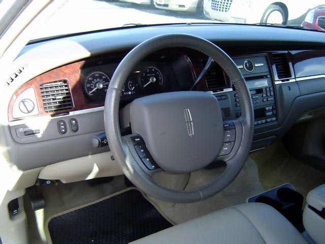 Lincoln Town Car 2006 photo 3