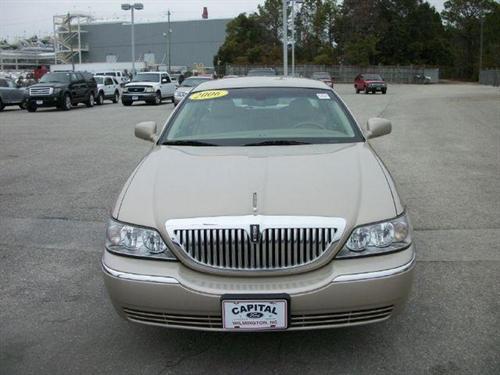 Lincoln Town Car 2006 photo 1