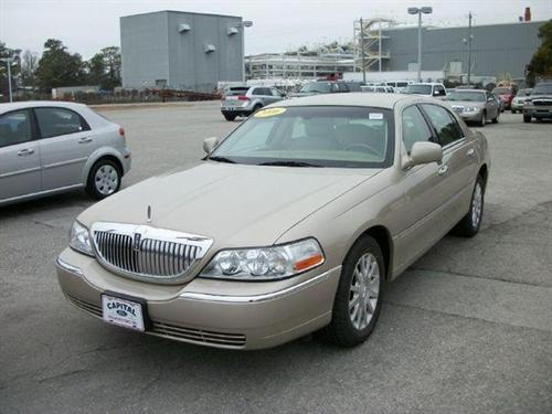 Lincoln Town Car 2006 photo 2