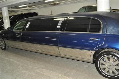 Lincoln Town Car 2006 photo 2