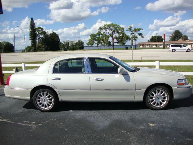 Lincoln Town Car 2006 photo 4