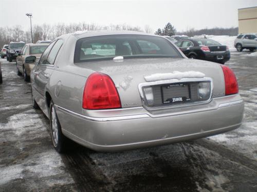 Lincoln Town Car 2006 photo 4