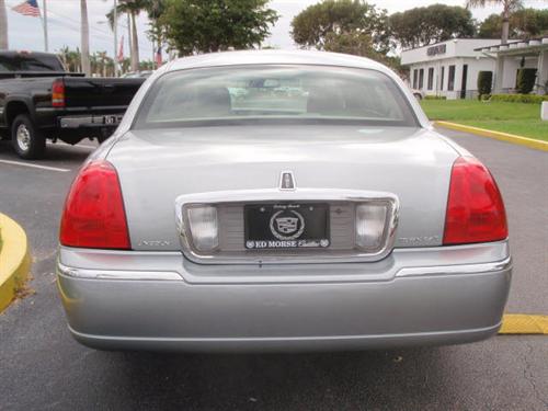 Lincoln Town Car 2006 photo 2