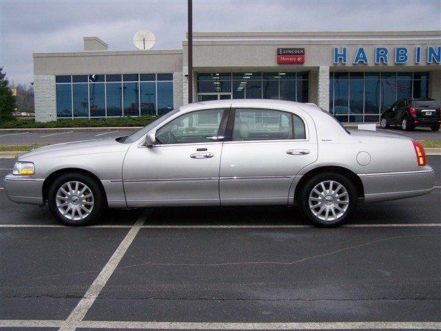 Lincoln Town Car 2006 photo 1