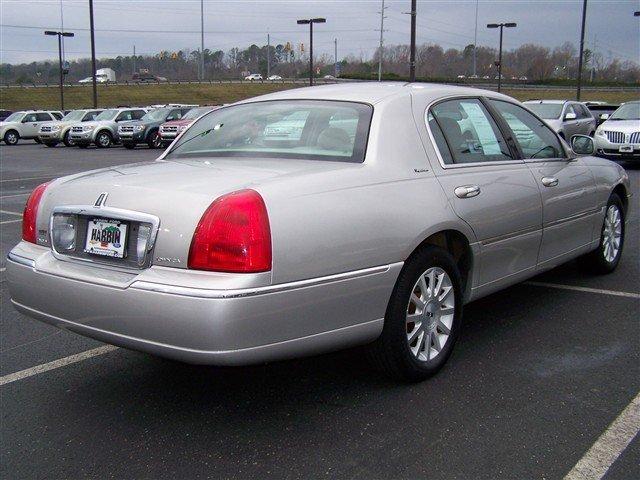 Lincoln Town Car 2006 photo 4