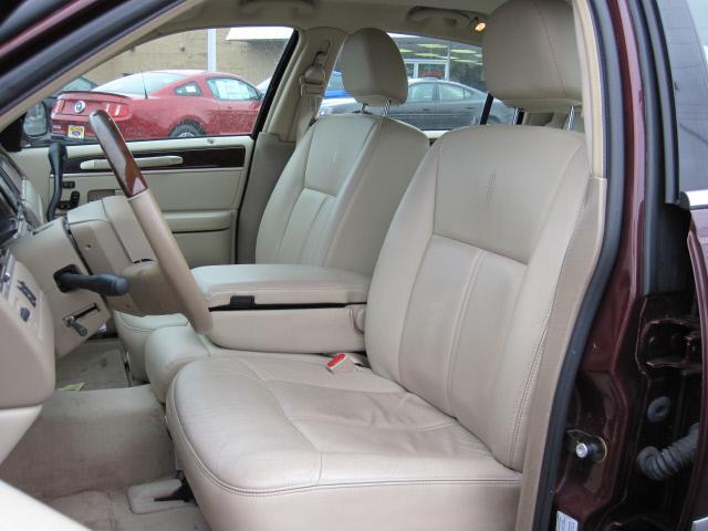 Lincoln Town Car 2006 photo 4