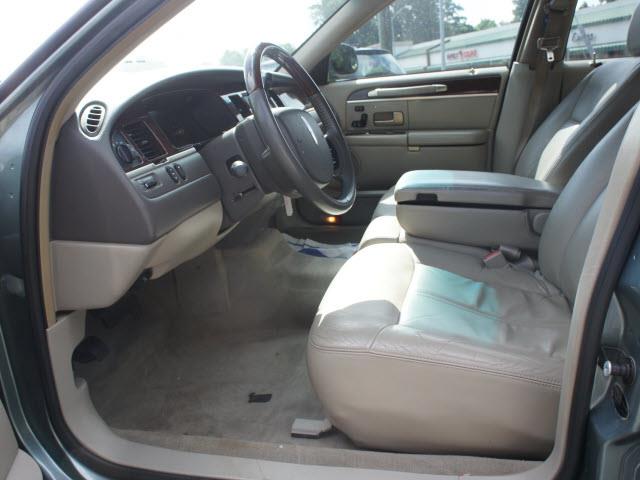 Lincoln Town Car 2006 photo 3