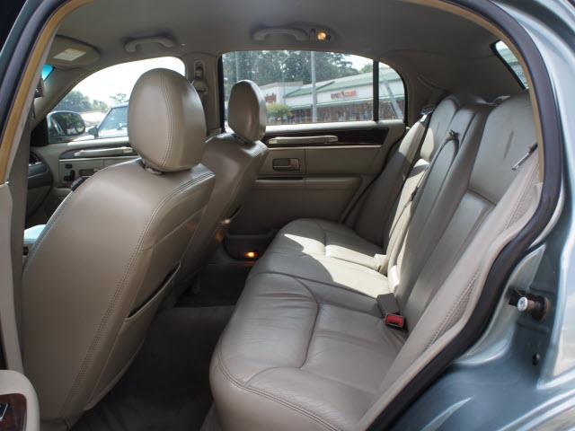 Lincoln Town Car 2006 photo 4