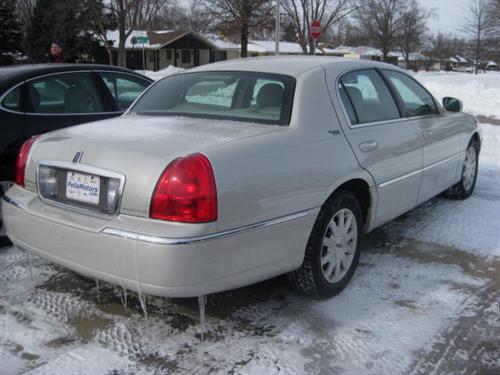 Lincoln Town Car 2006 photo 4