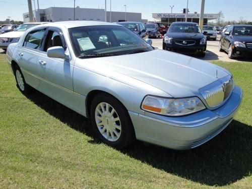 Lincoln Town Car 2006 photo 2
