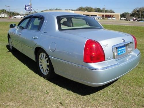 Lincoln Town Car 2006 photo 4