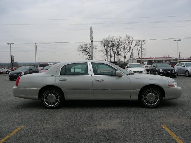 Lincoln Town Car 2006 photo 1