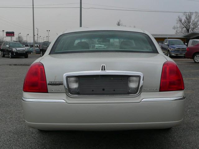 Lincoln Town Car 2006 photo 3