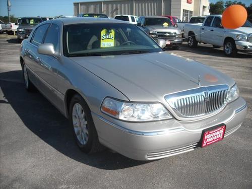 Lincoln Town Car 2006 photo 2