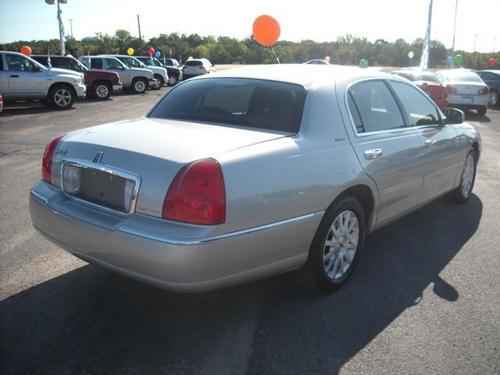 Lincoln Town Car 2006 photo 3