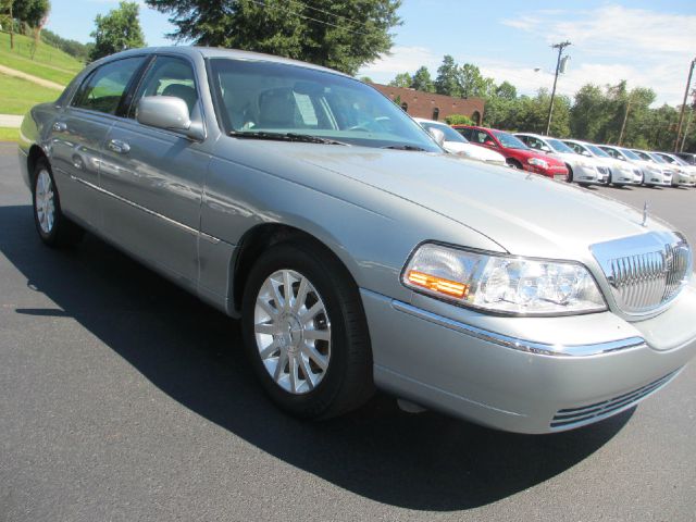 Lincoln Town Car 2006 photo 3