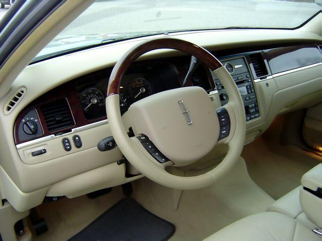 Lincoln Town Car 2006 photo 3
