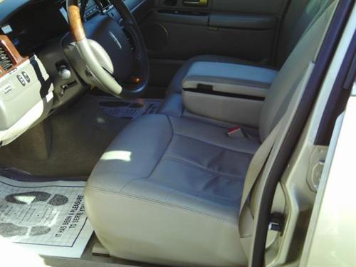 Lincoln Town Car 2006 photo 4