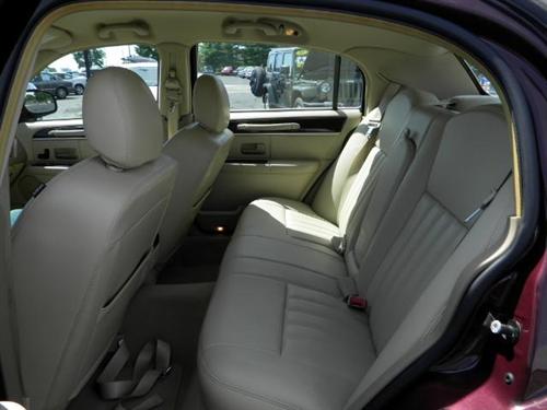 Lincoln Town Car 2006 photo 2