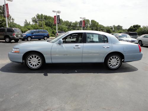 Lincoln Town Car 2006 photo 3