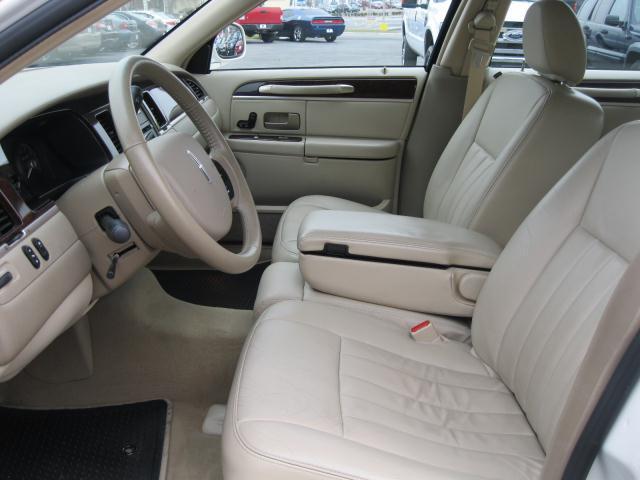 Lincoln Town Car 2007 photo 5