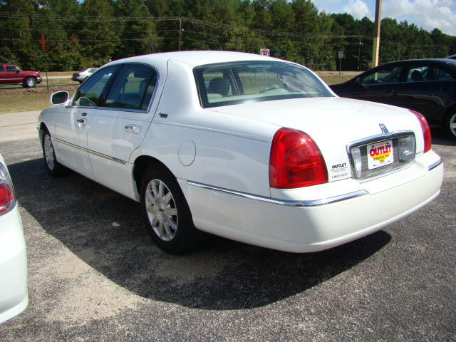 Lincoln Town Car 2007 photo 3