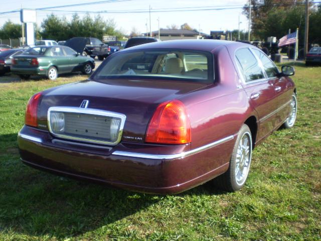 Lincoln Town Car 2007 photo 2