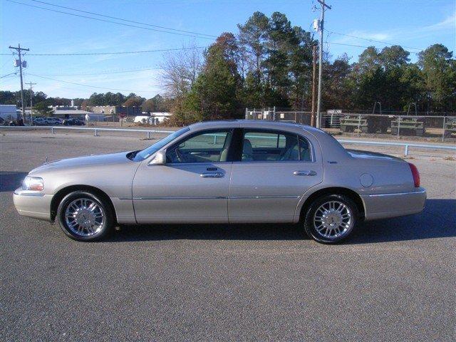 Lincoln Town Car 2007 photo 1