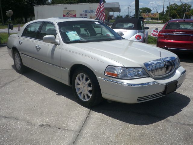 Lincoln Town Car 2007 photo 2