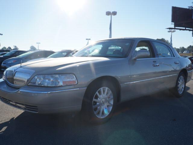Lincoln Town Car 2007 photo 4