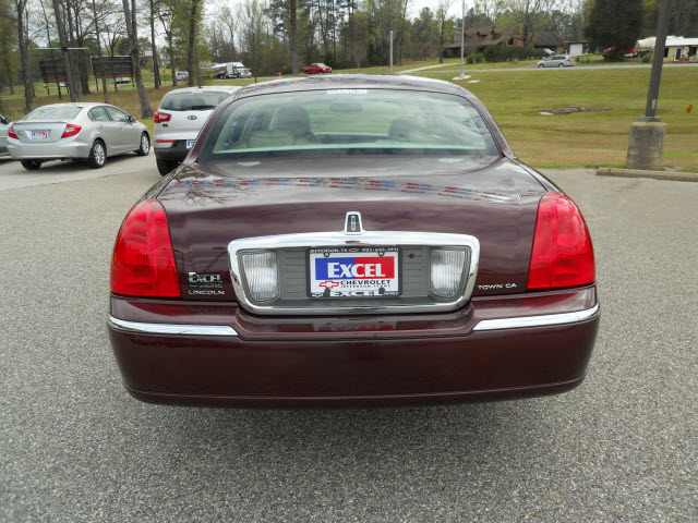 Lincoln Town Car 2007 photo 2