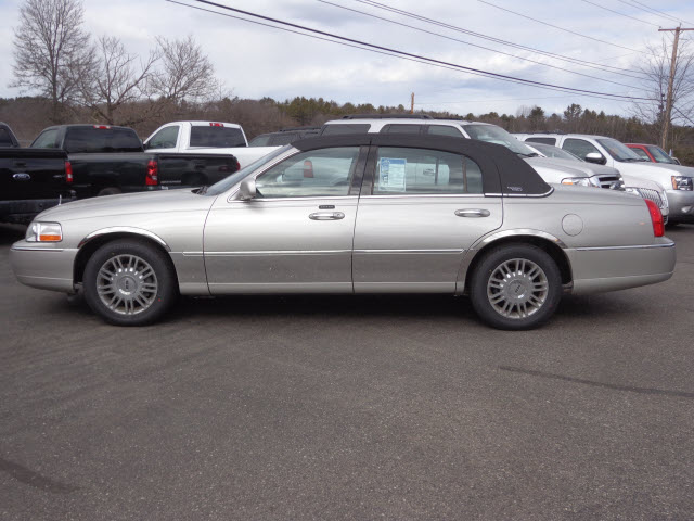 Lincoln Town Car 2007 photo 1