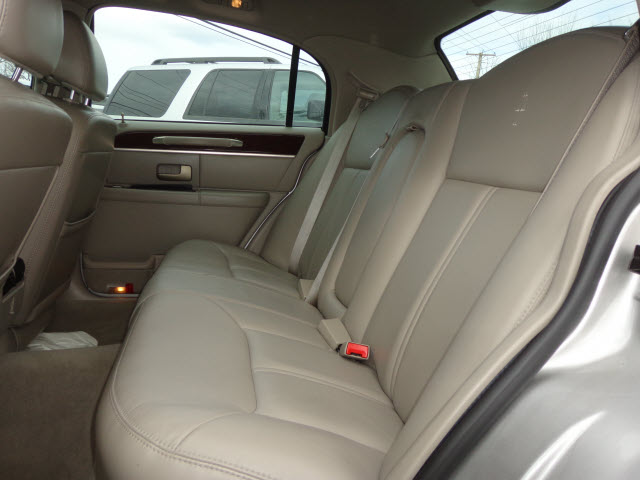 Lincoln Town Car 2007 photo 3