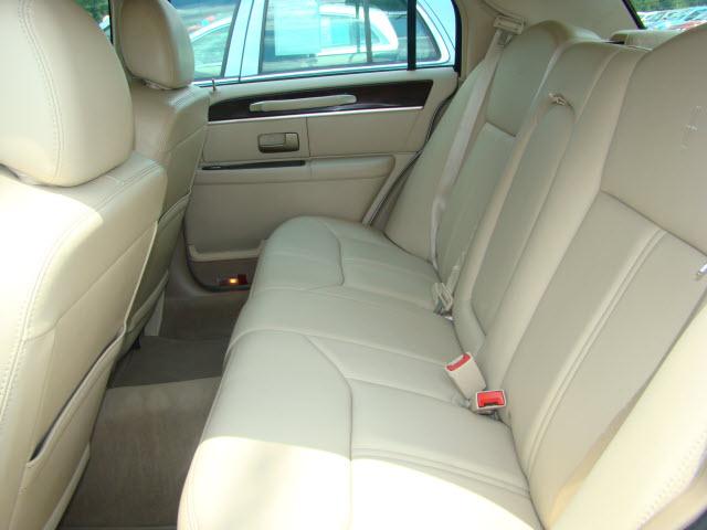 Lincoln Town Car 2007 photo 4