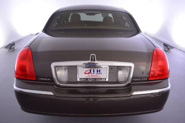 Lincoln Town Car 2007 photo 4
