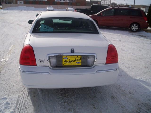 Lincoln Town Car 2007 photo 2