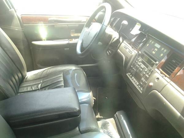 Lincoln Town Car 2008 photo 2
