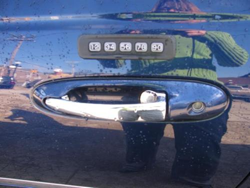 Lincoln Town Car 2009 photo 2