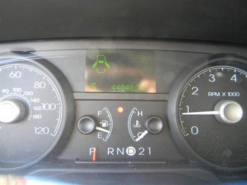 Lincoln Town Car 2009 photo 2