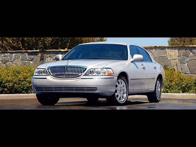 Lincoln Town Car 2009 photo 2