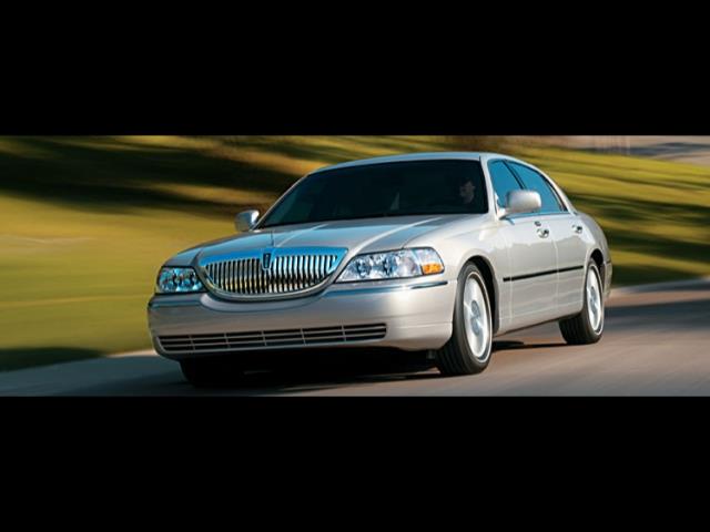 Lincoln Town Car 2009 photo 3