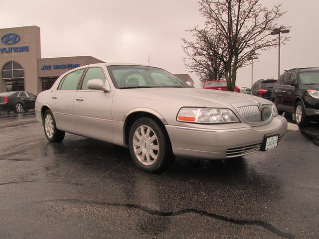 Lincoln Town Car 2009 photo 1