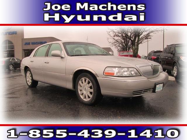 Lincoln Town Car 2009 photo 3