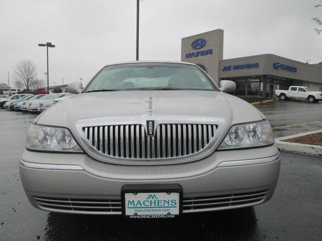 Lincoln Town Car 2009 photo 5